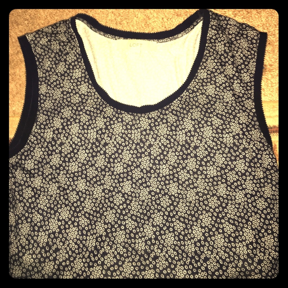 ❤️sleeveless top by LOFT